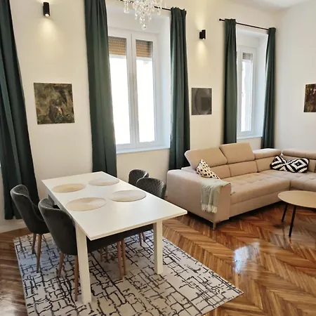 Tinelinn #old Town Bridge Daire *