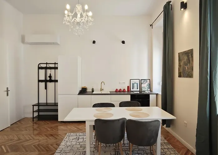 Tinelinn #old Town Bridge Zadar