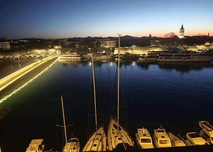 Tinelinn #old Town Bridge Apartman *